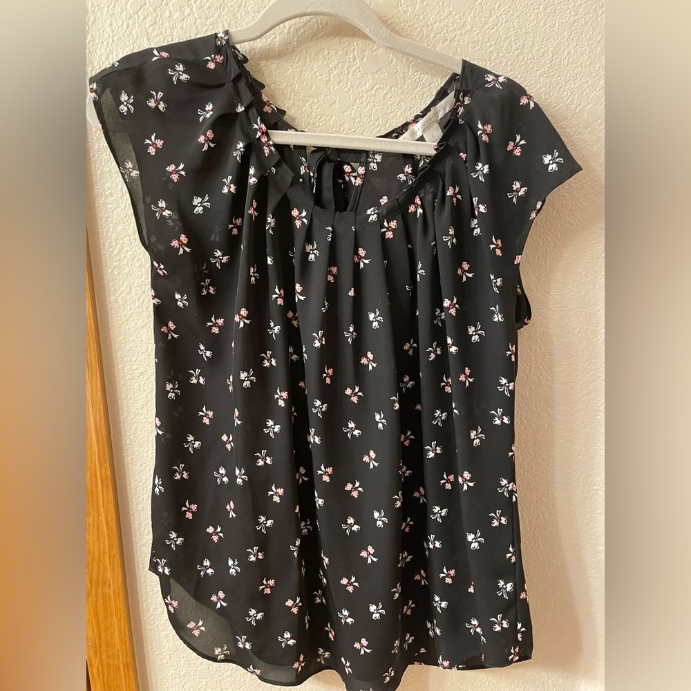 Lauren Conrad black blouse w red bows- size large
